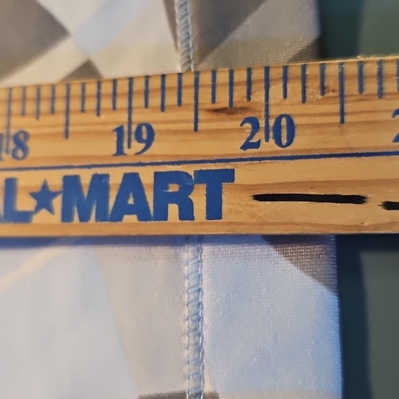 Danskin Active Wear Top Abstract Patterned Sleeveless. Built In Bra. Meduim - Picture 8 of 9